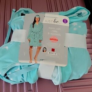 Ladies w pc robe and eye mask